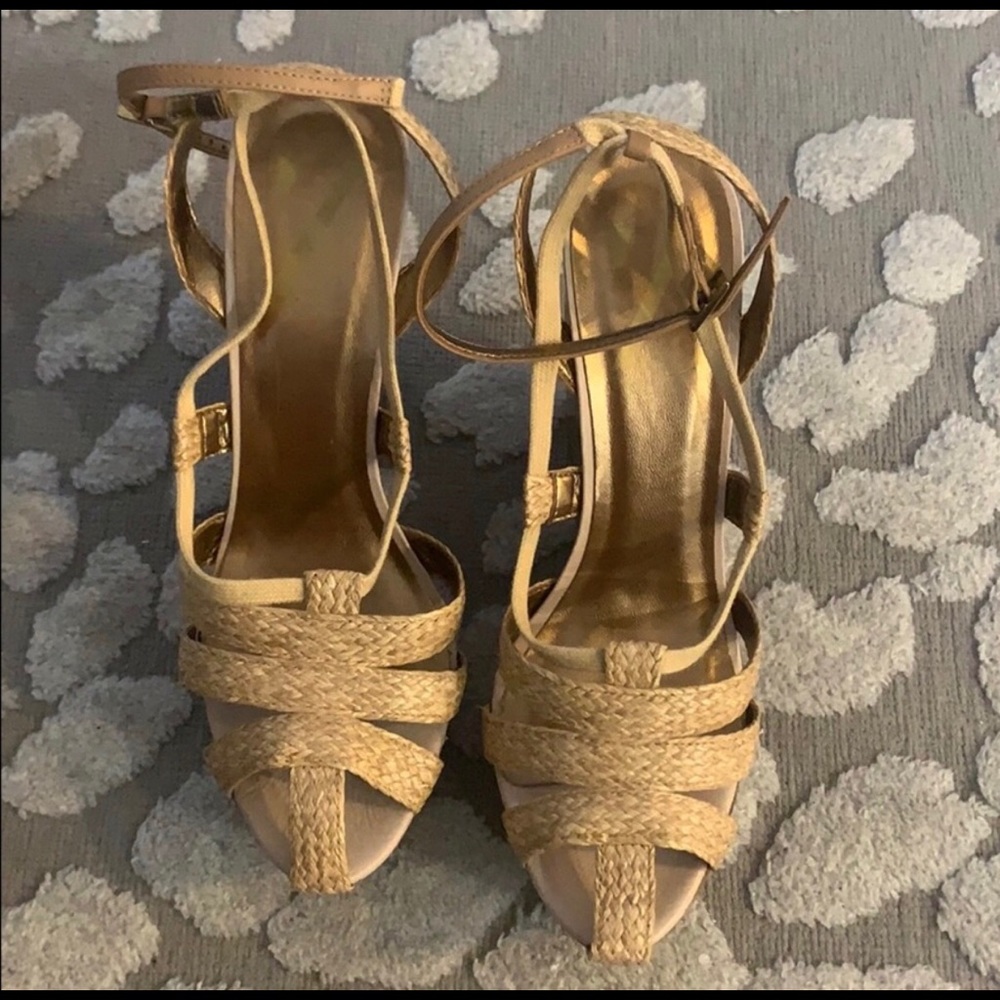 Adorable Sergio Zelcer Wedges